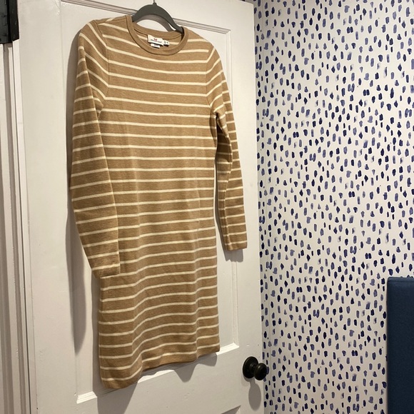 Vineyard Vines Sweater Dress - Picture 2 of 6